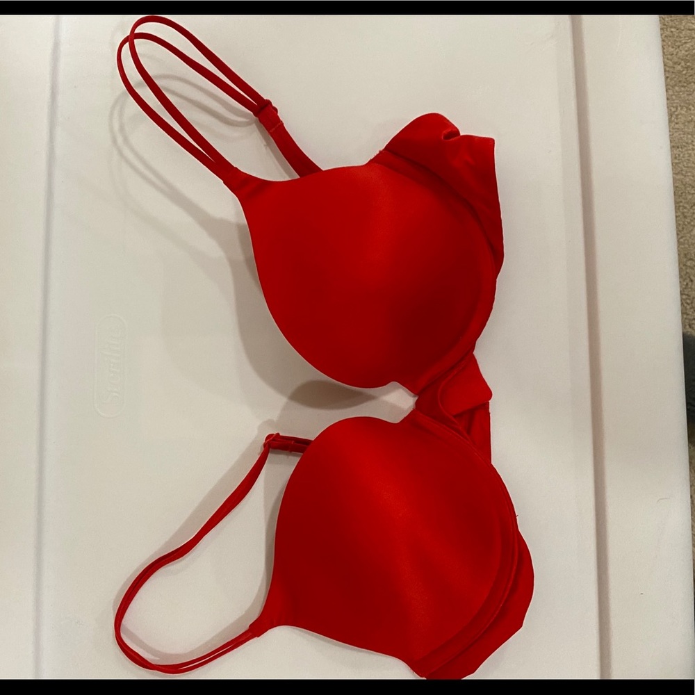 Red Victoria’s Secret Very Sexy Push-Up bra